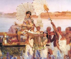 «عروس النيل».. أسطورة الفتاة التي تتزين لفيضان النهر المقدس  