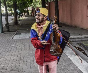 إطلاق سراح عازف الكمان أرتيجا فى فينزويلا بعد 19 يوما من اعتقاله