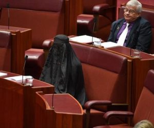 نائبة أسترالية تقود حملة لإلغاء النقاب بالبرلمان 