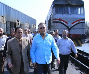وزير النقل يتفقد ورش أبو غاطس للتشغيل وتجهيز القطارات