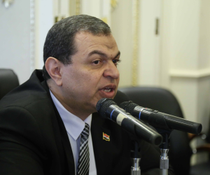 وزير القوى العاملة يعلن صرف 65 ألف جنيه مستحقات متأخرة لـ3 مصريين بالأردن
