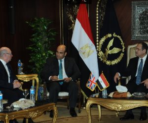 كواليس لقاء مجدي عبد الغفار بوزير الدولة البريطاني لشئون الشرق الأوسط (صور)