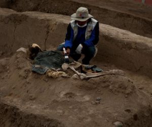 اكتشاف رفات 16 عاملا صينينا من القرن الـ19 بهرم أثري في بيرو