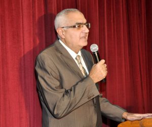 مسح يومي للفيروسات للطلاب الجدد بمعدل 1200 طالب يوميا 