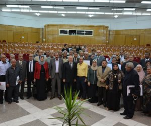 رئيس جامعة الزقازيق خلال تكريمه العاملين: سن المعاش ليس نهاية المطاف