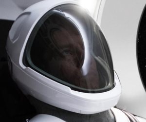 رئيس تيسلا يصمم زياً لرواد الفضاء