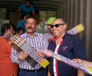جمارك الإسكندرية تحبط محاولة تهريب كمية كبيرة من الألعاب النارية (صور)