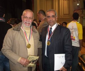«يا صحرا  المهندس جاي»..  صلاح عرفة أستاذ تعمير «البسايسة».. أعاد تدوير المخلفات الزراعية لإنتاج الغاز والطاقة الشمسية وزراعة الزيتون (صور)