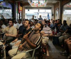 حملات مكثفة لإزالة الإشغالات وغلق مقهيين غير مرخصين بالإسكندرية 