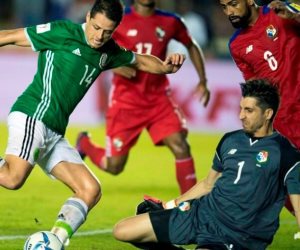 المكسيك تتأهل لكأس العالم بفوز صعب على بنما (فيديو)
