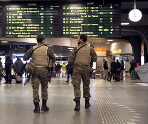 بلجيكيا ترحل دنماركية رفضت خلع النقاب بعد وصولها مطار بروكسل