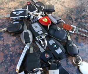 دفع فواتير بمفاتيح السيارة في بريطانيا