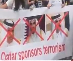 بث مباشر.. مظاهرة في برشلونة ضد تمويل قطر للإرهاب