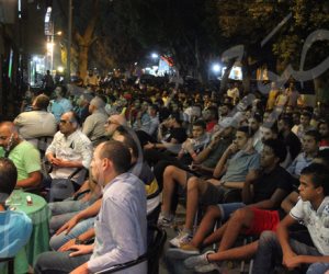 كل الناس بتقول: «يا رب».. مصريون يترقبون فرحة الفوز على أوغندا (صور)