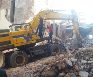 إزالة 44 حالة تعدى على أراض ببني مزار في المنيا