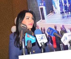 «الإعلاميات العرب» يقف دقيقة حداد على أرواح الشباب العربي خلال مؤتمر «مصر باب الوصل»