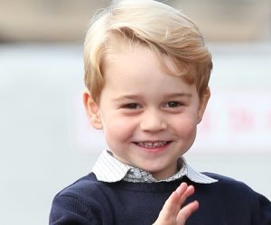 بعد أسبوع من إلتحاقه بالمدرسة  .. مهووسة العائلة المالكة تطار الأمير جورج