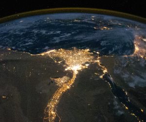 شاهد.. رائد فضاء روسى ينشر صورا لمصر عبر الأقمار الصناعية 