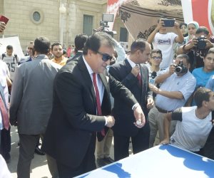 أبرزها «مباراة تنس طاولة».. كواليس زيارة وزير التعليم العالي لجامعة القاهرة‎ (صور)