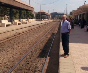 رئيس السكك الحديدية للخدمات يوقف مدير موقع وأخصائي الجودة بمحطة بلبيس عن العمل 