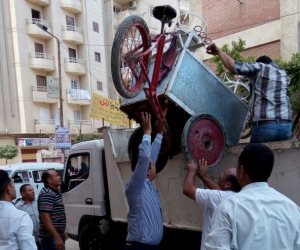 إزالة 14 باكية للباعة الجائلين بشارع المعهد الديني في الإسكندرية