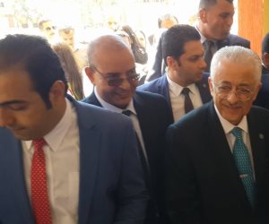 على هامش زيارته لمحافظة بورسعيد .. وزير التربية والتعليم يلتقي طلاب ومعلمين 