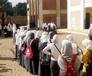 954 مدرسة حكومية بالإسماعيلية تنتظم في الدراسة باليوم الأول (فيديو وصور)