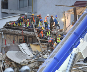 ارتفاع حصيلة ضحايا زلزال المكسيك الأخير إلى 360 قتيلا