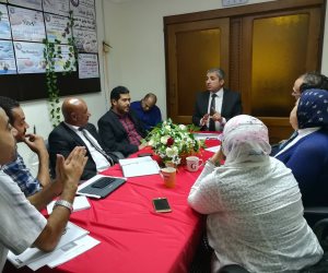 نقيب صيادلة الإسكندرية يبحث آليات ومشكلات "الووش أوت" مع مديري شركات الأدوية