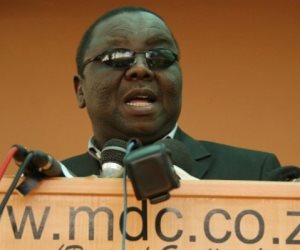 زعيم المعارضة يطالب الرئيس الزيمبابوي بتقديم استقالته