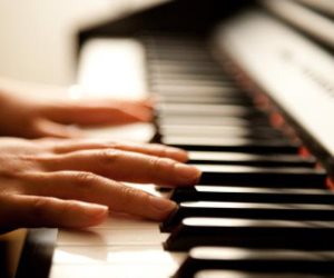الكشف عن وثيقة للدكتور علي مشرفة لإنشاء "البيانو" بنغمات شرقية
