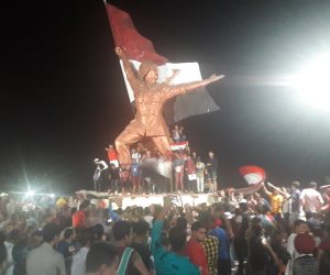 آلاف المواطنين بالسويس يحتفلون بتأهل منتخب مصر لكأس العالم 