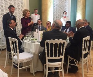 رئيسة المجلس الفيدرالي الروسي توجه دعوة حفل عشاء لـ"على عبد العال"
