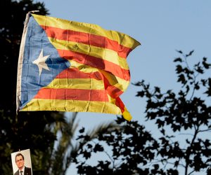 حمى الانفصال تضرب أوروبا بعد "كتالونيا".. منطقتان إيطاليتان تصوتان على الاستقلال اليوم 