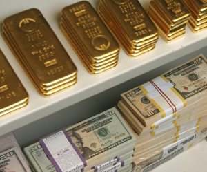 الذهب ينخفض عالميا.. وسط مخاوف من حرب تجارية