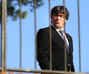  رئيس إقليم كتالونيا سيدلي بإعلان رسمي بعد ساعات