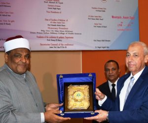 عباس شومان: الأزهر يسعى لخدمة الإنسان مهما كانت عقيدته (صور)