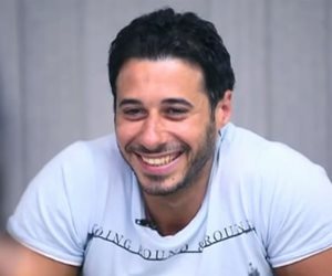 أحمد السعدني يشارك سيمون الغناء (فيديو) 