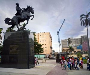  هدية من نيويورك.. كوبا تكشف النقاب عن تمثال لخوسيه مارتي