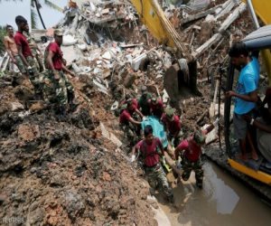 11 قتيلًا في انهيار أرضي بموقع بناء بماليزيا 
