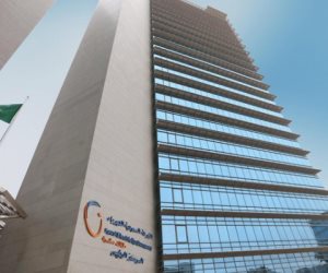 السعودية تعتزم بيع حصة بشركة الكهرباء إلى صندوق رؤية سوفت بنك مع احتفاظها بالسيطرة