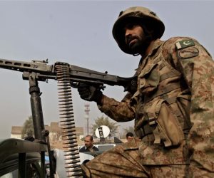 قصف مدفعي هندي على كمشير يسفر عن مقتل وإصابة 8 باكستانيين