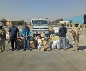الجيش الثالث يضبط 3 تكفيريين ومواد لتصنيع العبوات الناسفة بوسط سيناء (صور)