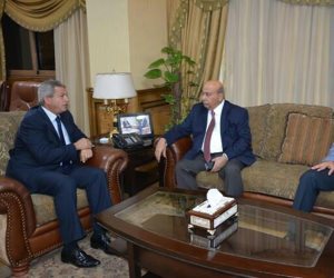 وزير الرياضة يستقبل سفير دولة الكويت