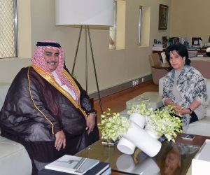الشيخة مي تلتقي بوزير الخارجية وتؤكد أهمية حضور البحرين ثقافيًا في المحافل الدولية