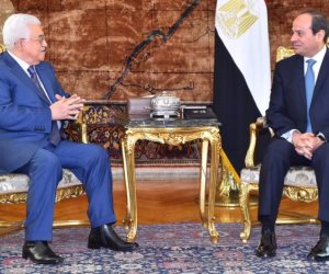 السيسي يؤكد للرئيس الفلسطيني استمرار دعم مصر لملف المصالحة