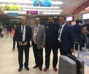 مشاركون في منتدى شباب العالم يلتقطون سيلفي مع مجدي عبد الغني (صور)