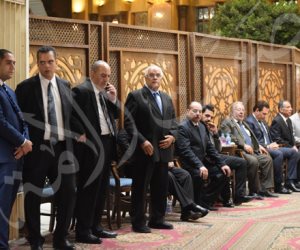 نجوم الفن والإعلام فى عزاء شقيق الفنانة شهيرة (صور)