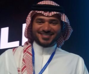 باحث سعودي يكتب "تسامح" باللغة السومارية على جلبابه في منتدى شرم الشيخ