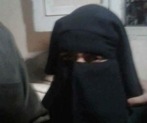 حجز شاب يرتدي ملابس حريمي ونقاب للتحرش بالسيدات بالمواصلات في الشرقية
